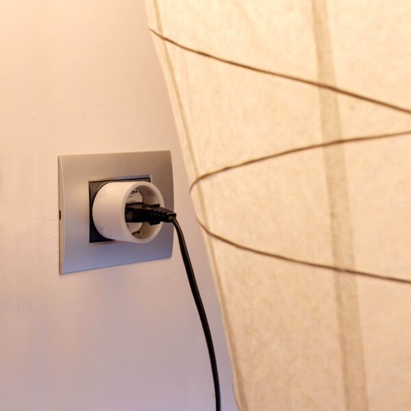 Smart Plug Keasier by Kblue controlla lampada da camera